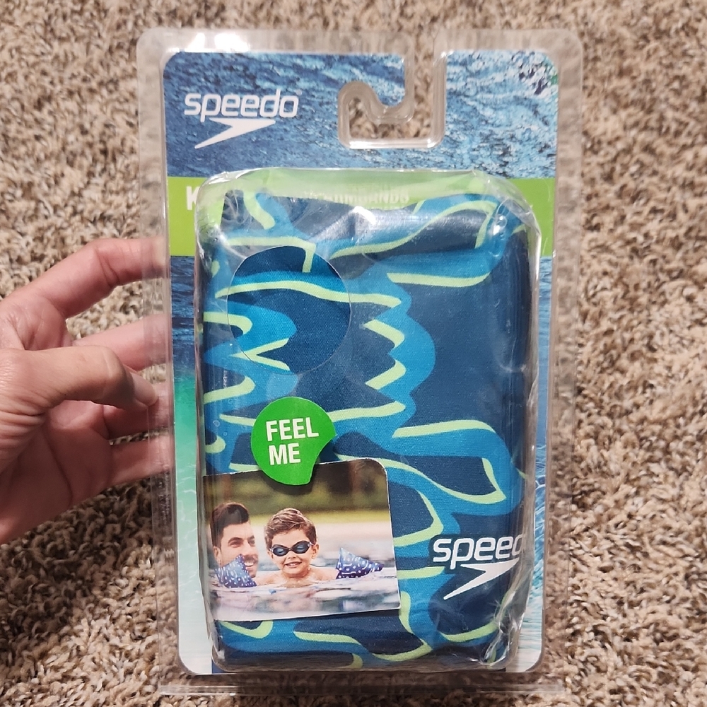 Brand New Speedo Kids Fabric Armbands